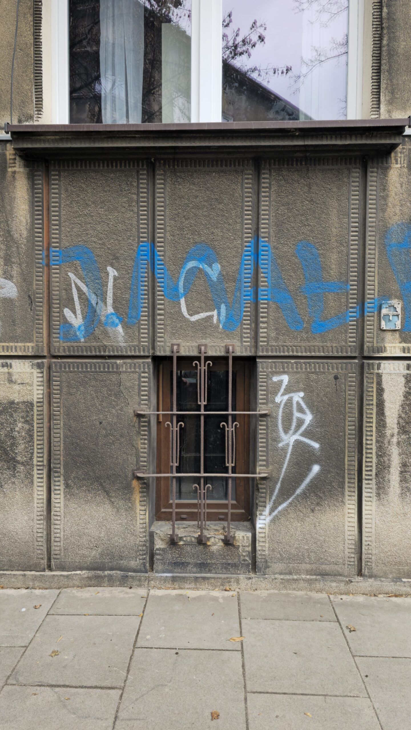 Elewacja przed czyszczeniem